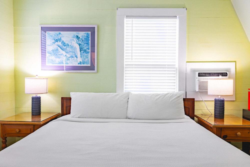Suite interior